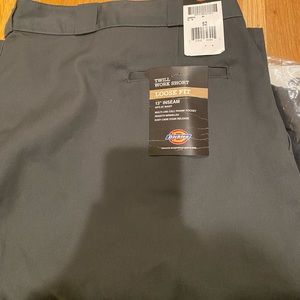 Brand New Dickies Twill Shorts Loose Fit Sz. 52